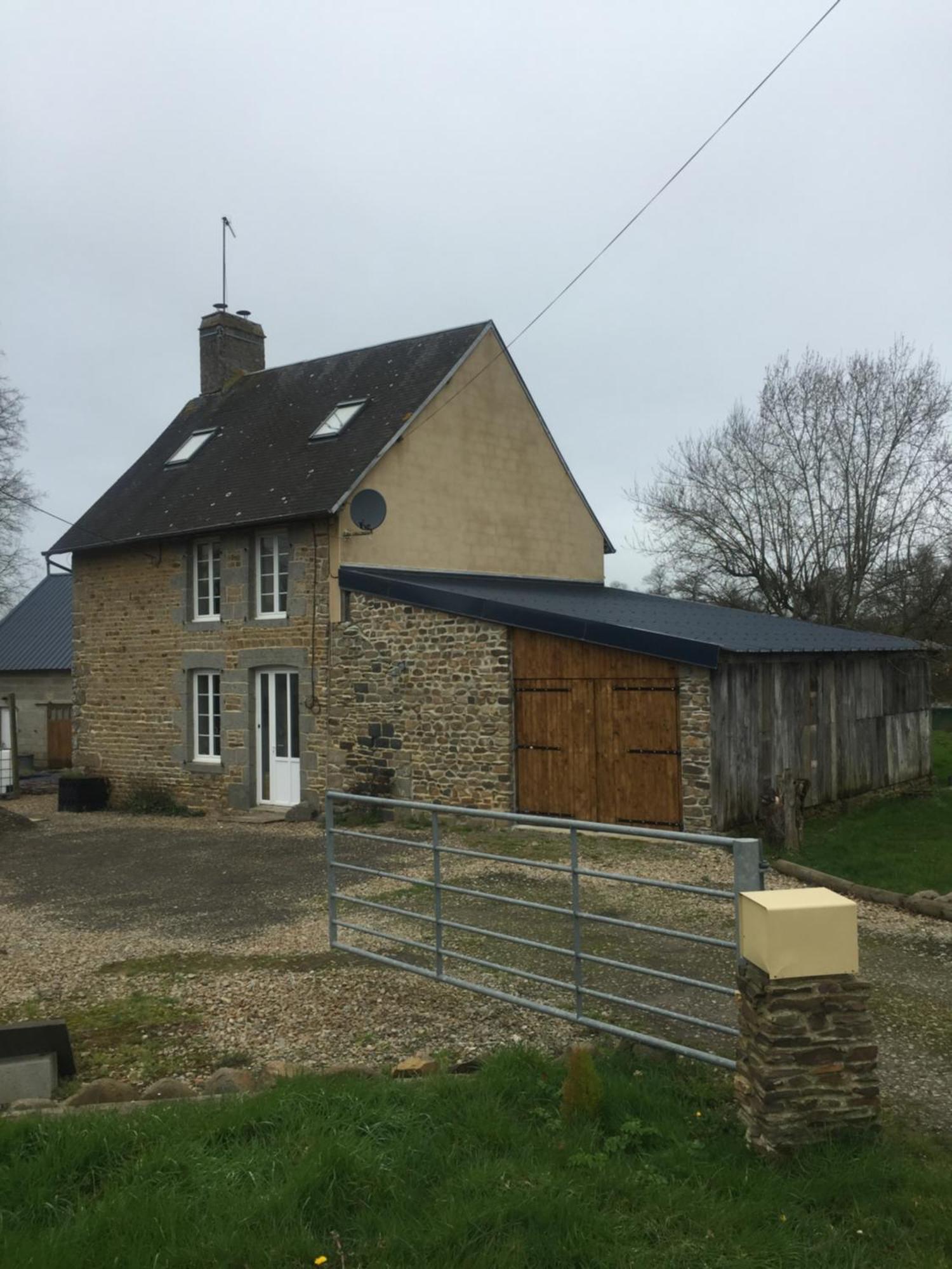 Spacious, Rustic Studio Space For 2 Persons Saint-Cyr-du-Bailleul Екстериор снимка