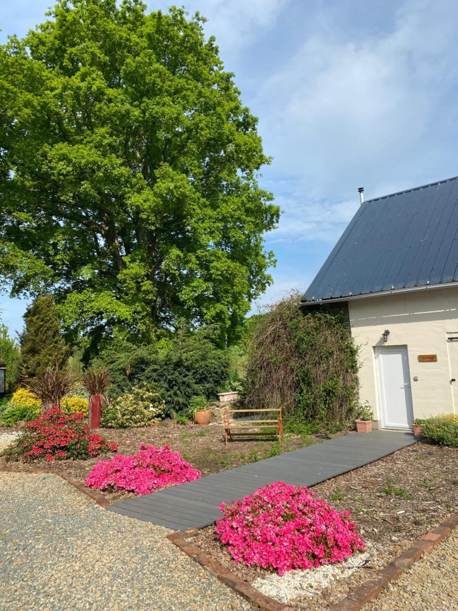 Spacious, Rustic Studio Space For 2 Persons Saint-Cyr-du-Bailleul Екстериор снимка